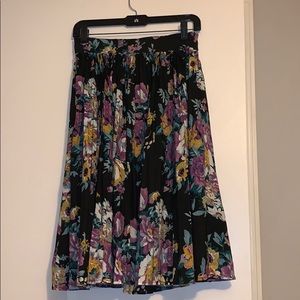 Alda Zak London Pleated Floral Skirt